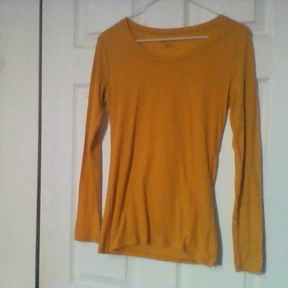 Yellow long sleeve - Picture 1 of 2